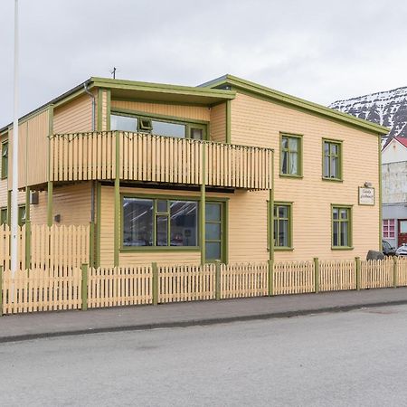 Isafjordur Hostel Exterior photo