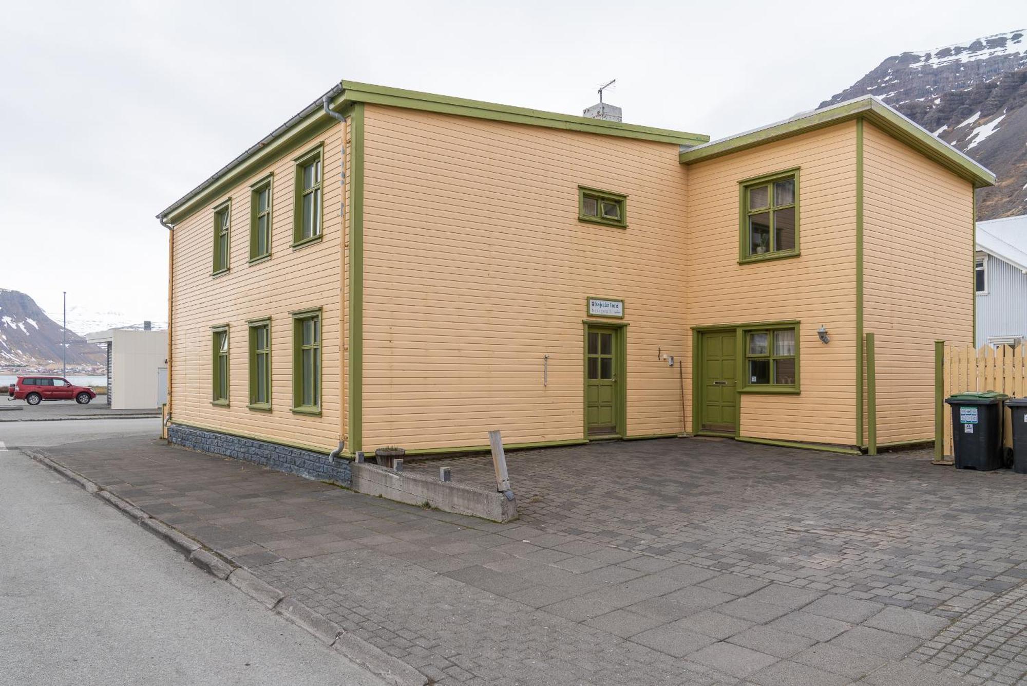 Isafjordur Hostel Exterior photo