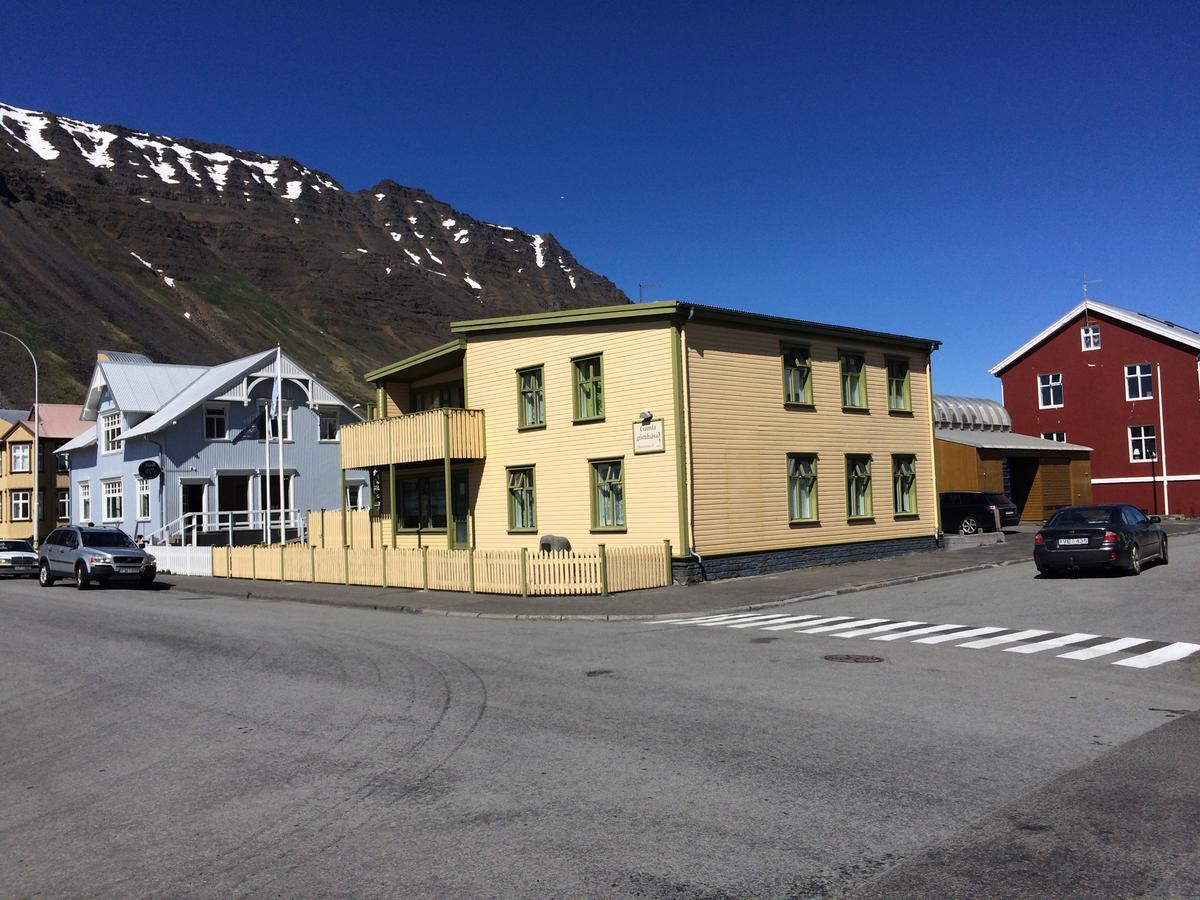 Isafjordur Hostel Exterior photo